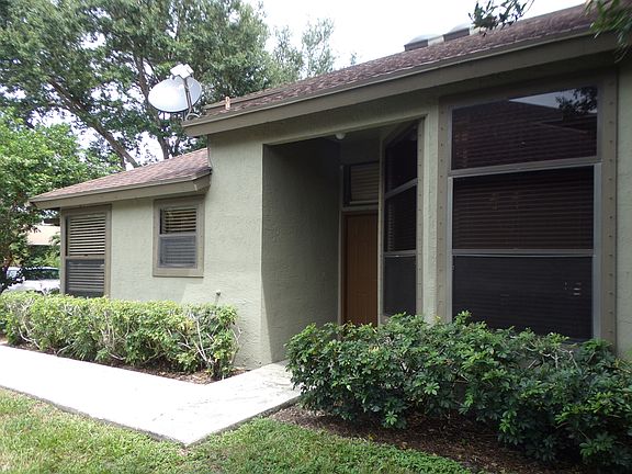 FRONT DOOR ENTRANCE FOR GUESTS