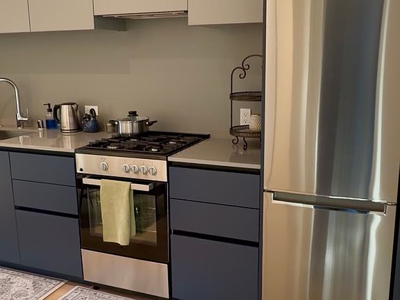 4th image of 395 6th St Unit 210