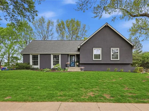 2601 W 121st St, Leawood, KS 66209