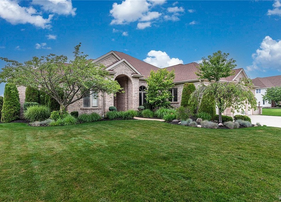 1st image of 5460 Pinecrest Dr