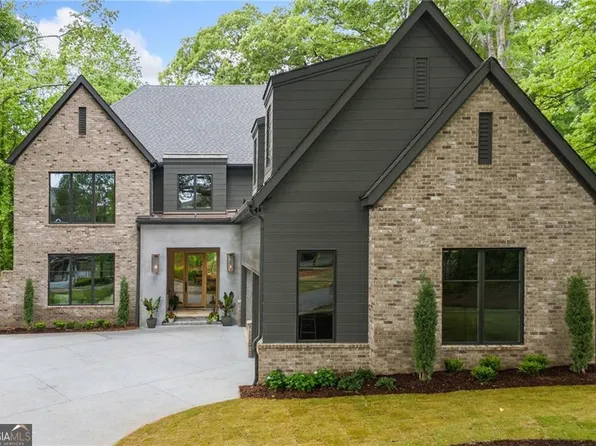 402 Chattahoochee St, Roswell, GA 30075