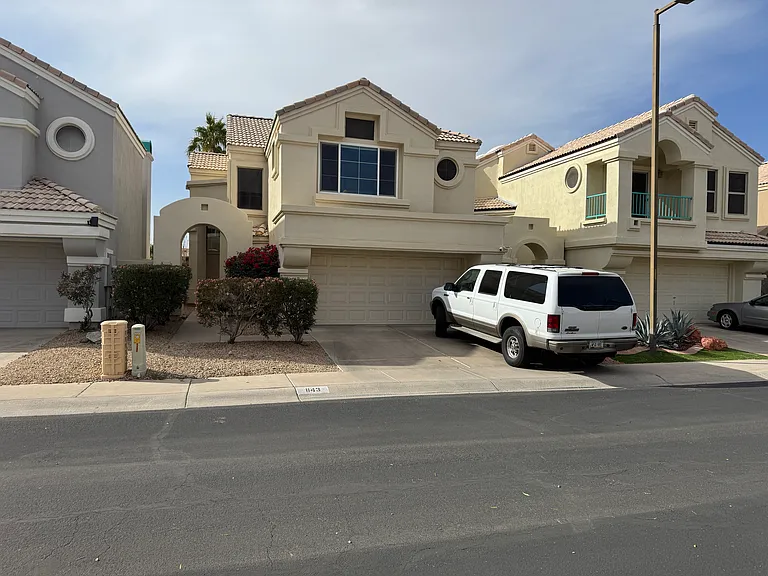 1143 E Frye Rd — Photo 43