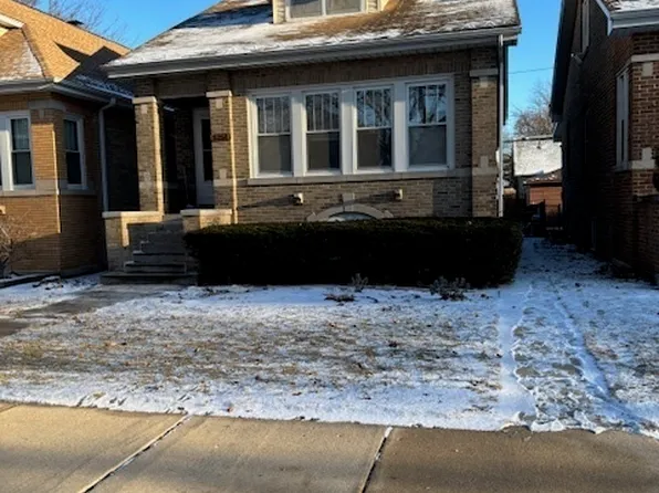 5251 N Ludlam Ave, Chicago, IL 60630
