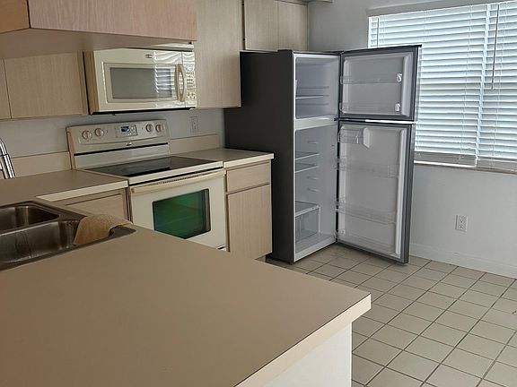 2nd image of 2441 SW Danbury Ln #2441