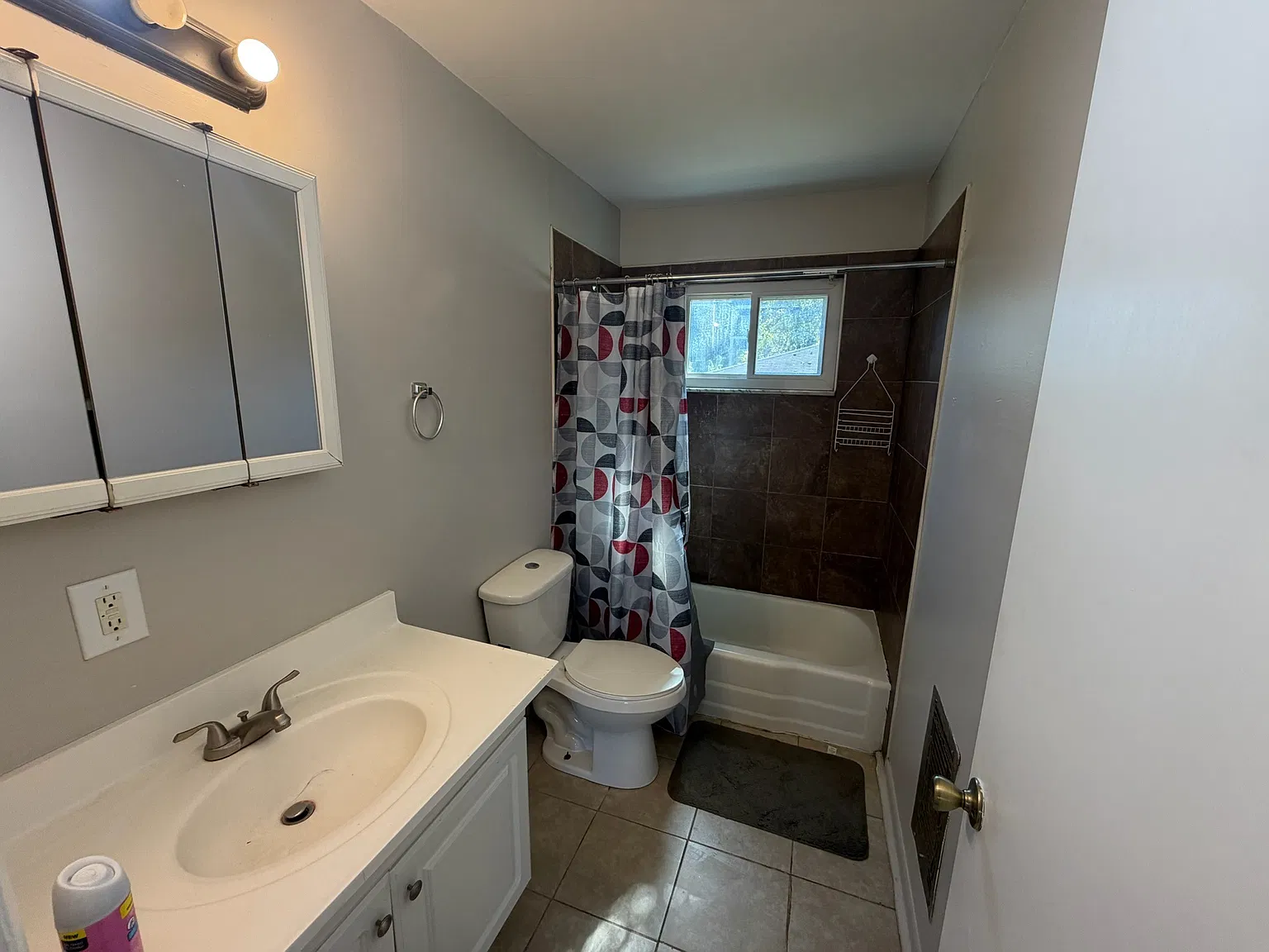 2 bed, 900 sqft, $1,400 — Photo 4