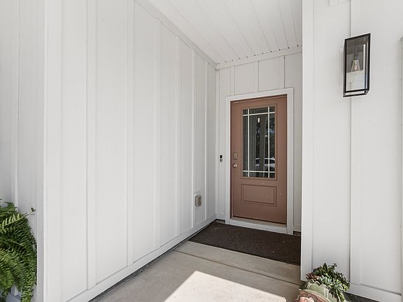 4th image of 141 Lightning Bug Ln