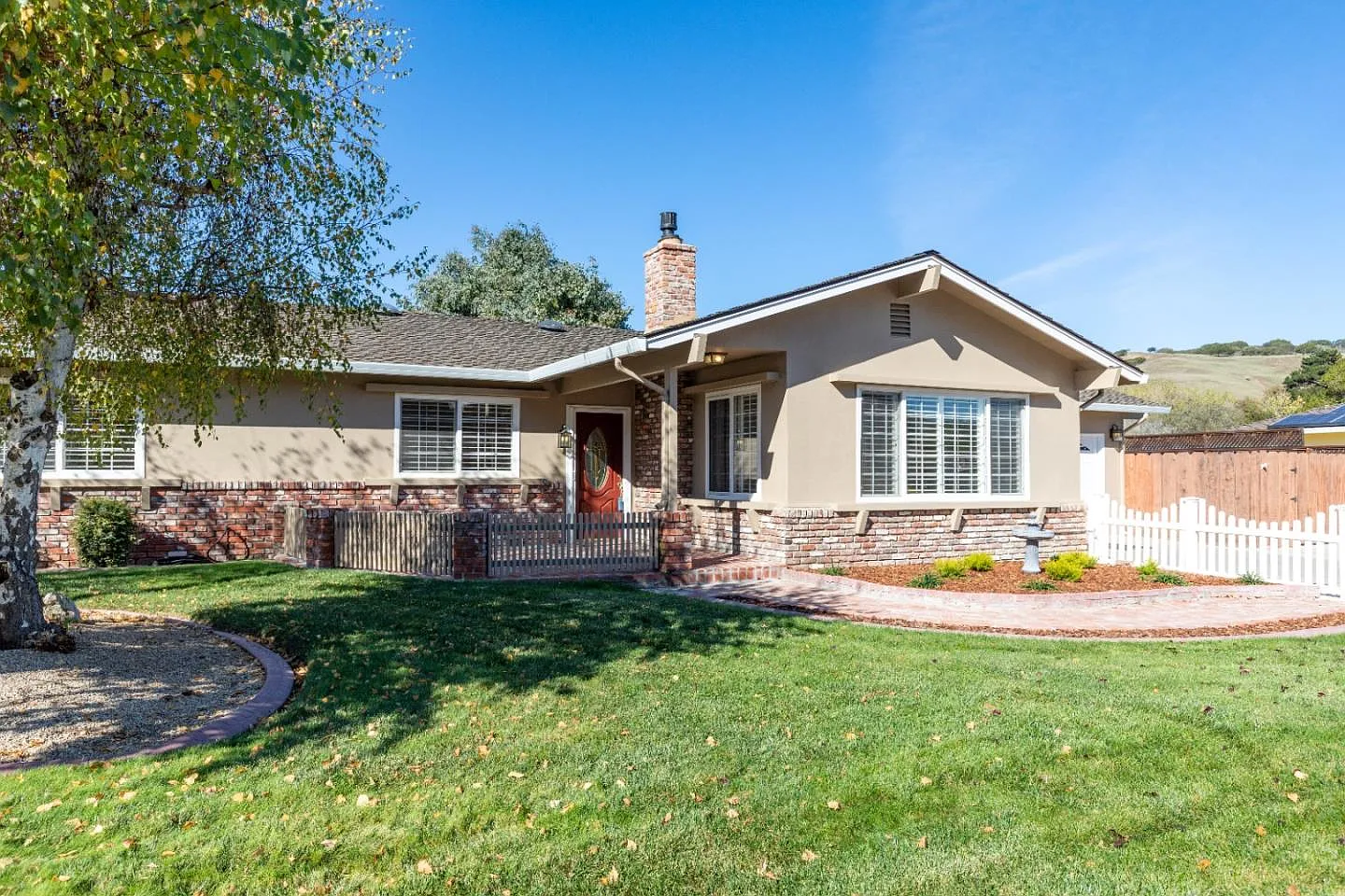 20140 Portola Dr photo 1