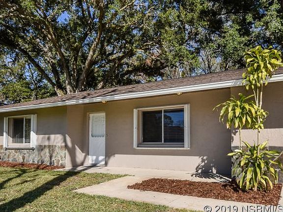 3rd image of 3115 Woodland Dr
