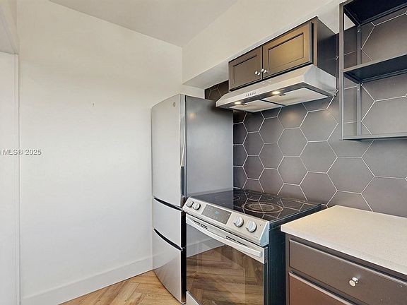 5th image of 1900 S Ocean Dr APT 308