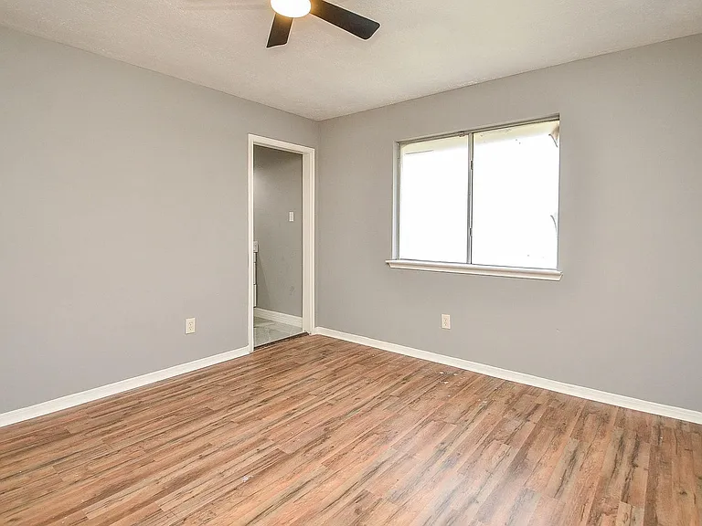 9211 Abbey Chase Ln — Photo 23