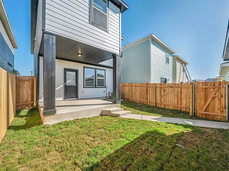 2045 Arendale Dr — Photo 24