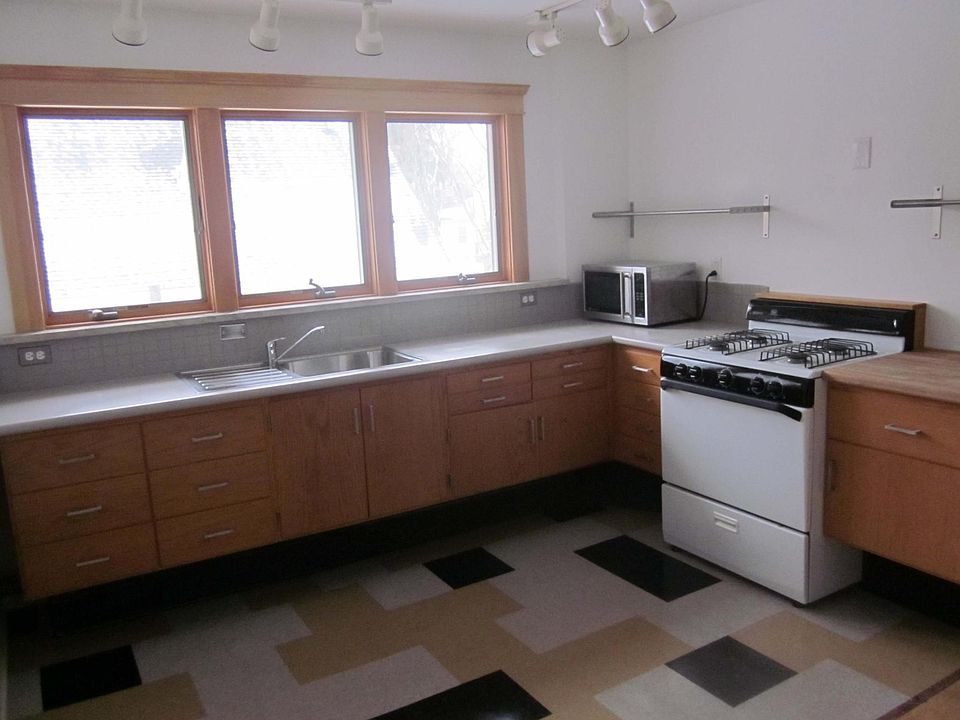 1st image of 421 Fountain St APT 2