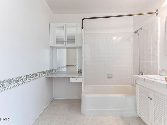 4th image of 8798 Colbath Ave