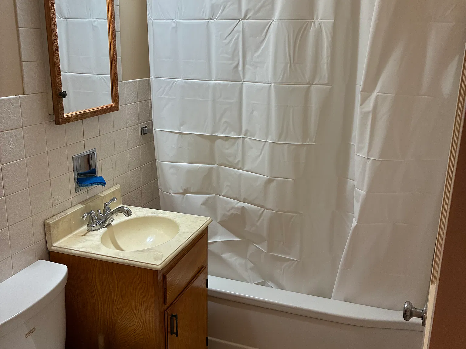2 bed, 768 sqft, $1,000 — Photo 1