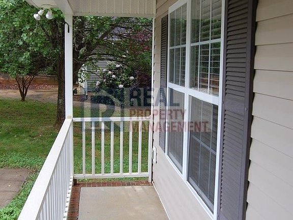 3rd image of 4503 Prestbury Dr