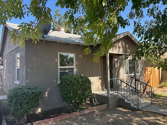 2 bed, 1.5 bath, 946 sqft, $1,400 — Photo 2