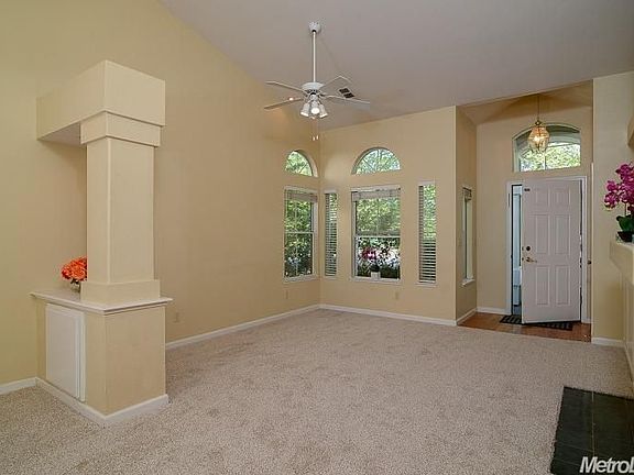 4th image of 2556 La Croix Dr