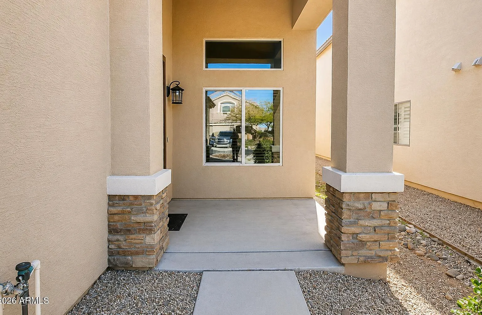 4 bed, 3.0 bath, 2518 sqft, $1,995 — Photo 2