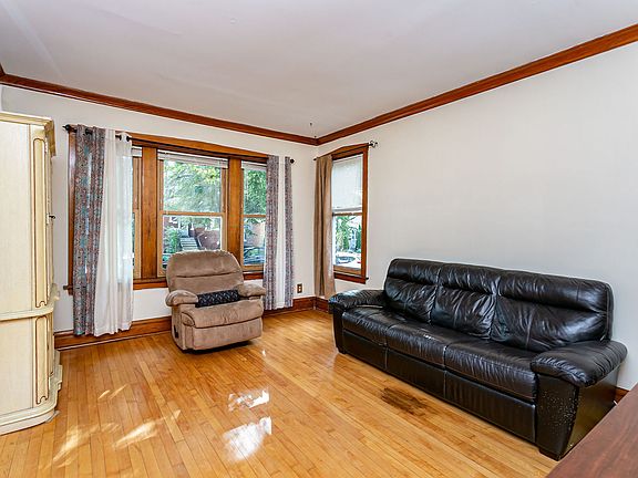 5th image of 2614 Harvey Ave