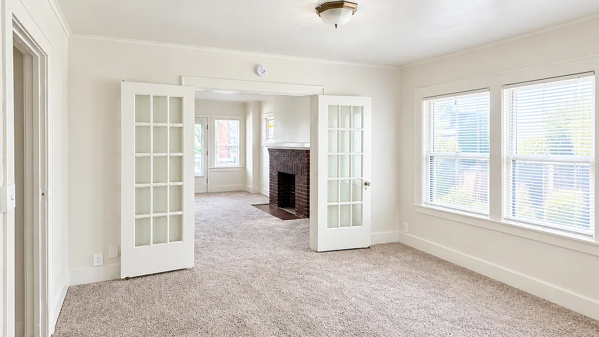 2 bed, 900 sqft, $1,300 — Photo 3