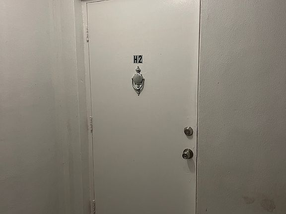 2nd image of 190 E Olmstead Dr Unit H2