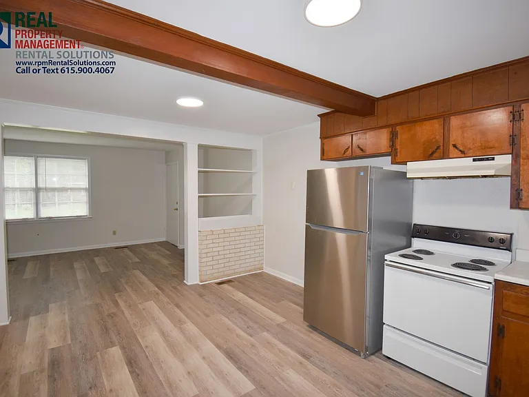1513 Lakeshore Dr — Photo 4