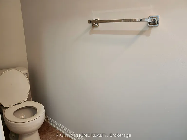 786 Bolingbroke Dr — Photo 38