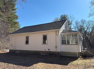 52 Carpenter St, Seekonk, MA 02771