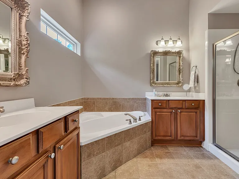 1077 Woodbury Falls Dr — Photo 17