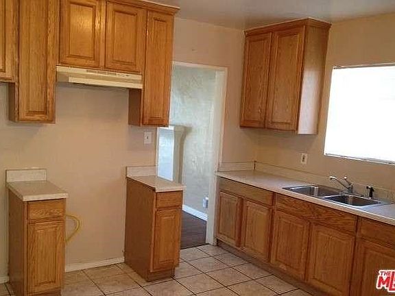 5th image of 2416 W Vernon Ave