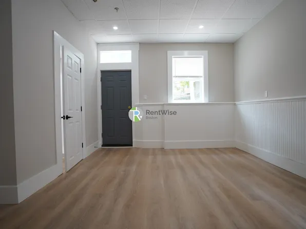 142 Dorchester St, Boston, MA