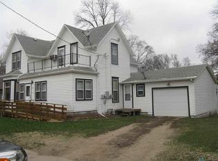 302 E Farmer Ave, Howard, SD 57349
