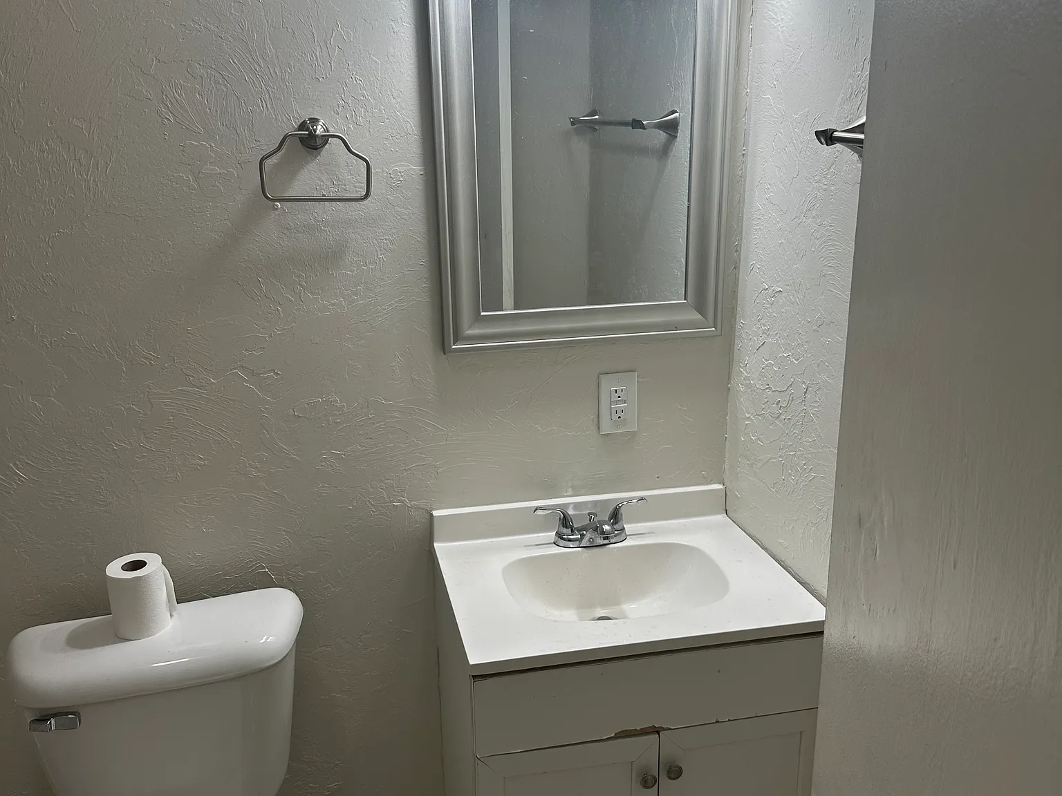 3 bed, 1300 sqft, $1,285 — Photo 2