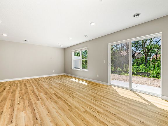 5th image of 12709 Ashbury Dr