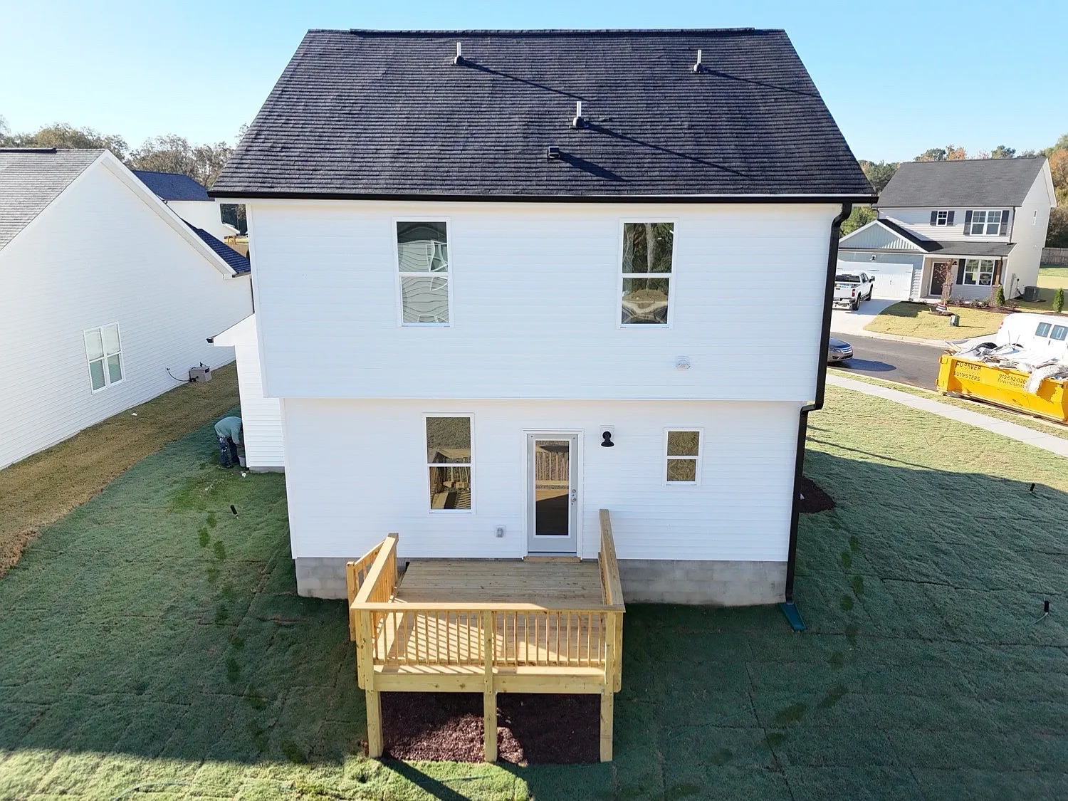 4 bed, 2.5 bath, 1395 sqft, $2,500 — Photo 2