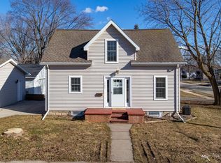 1500 N Summit St, Appleton, WI 54914