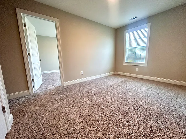 104 Wicklow Ct — Photo 16