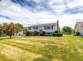 11 Lincoln Rd, Newington, CT 06111