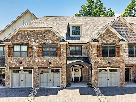 2nd image of 1033 Tori Court