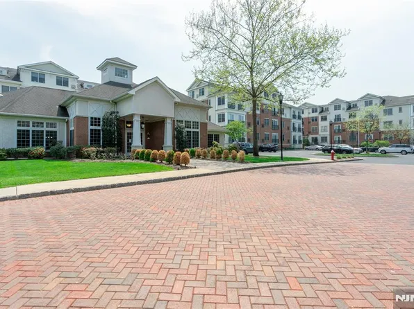 4102 Piermont Rd, Tenafly, NJ 07670
