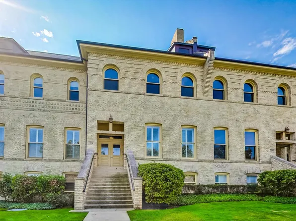 174 Leonard Wood S APT 209, Highland Park, IL 60035