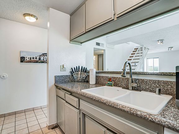 5th image of 3600 Bagley Ave APT 301