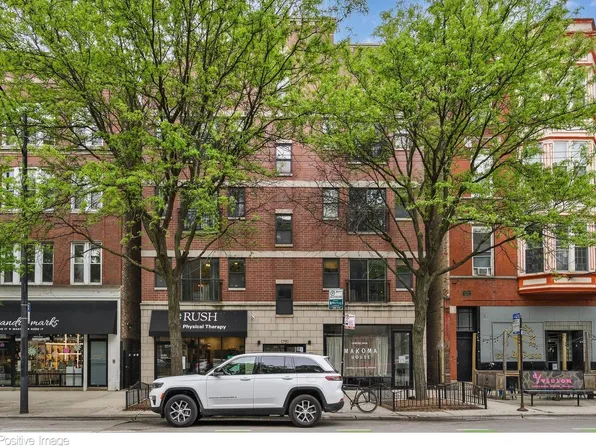 1751 W Division St APT 2E, Chicago, IL 60622
