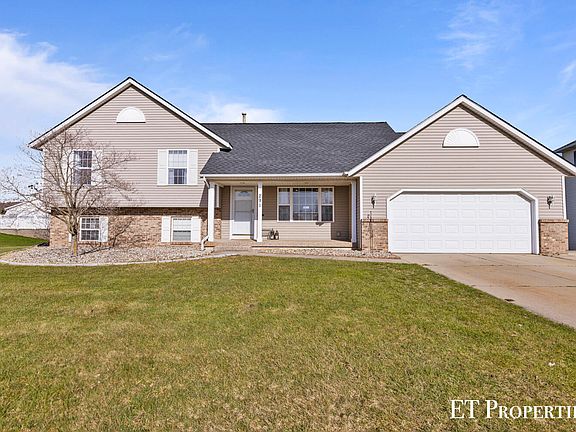3rd image of 291 Summer Cir SE