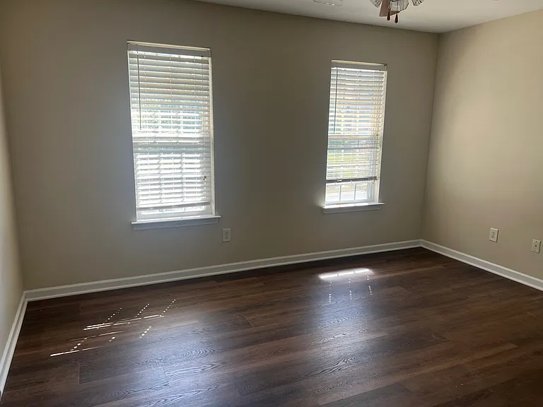 4115 Oakton Ridge Ct — Photo 2