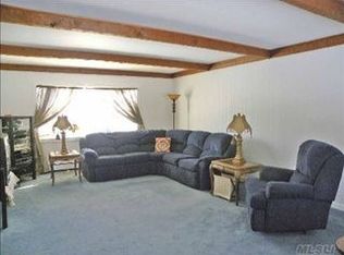 905 Captain Kidd Dr, Mattituck, NY 11952