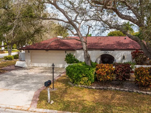 5702 Sandpiper Pl, Fort Myers, FL 33919