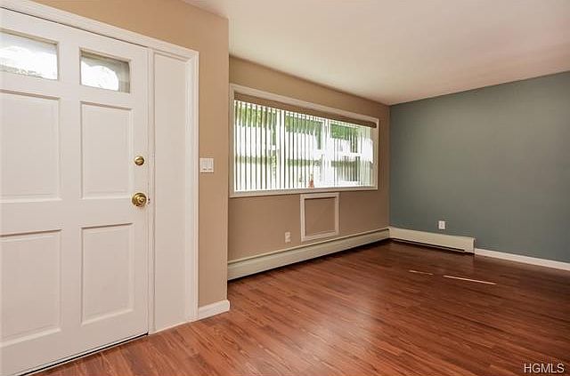 1st image of 16 Fieldstone Dr