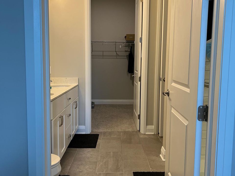 1st image of 1414 Broadview Ave