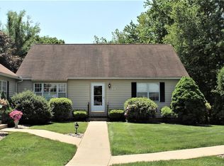 5 Curry Cross Ct, Suffield, CT 06078